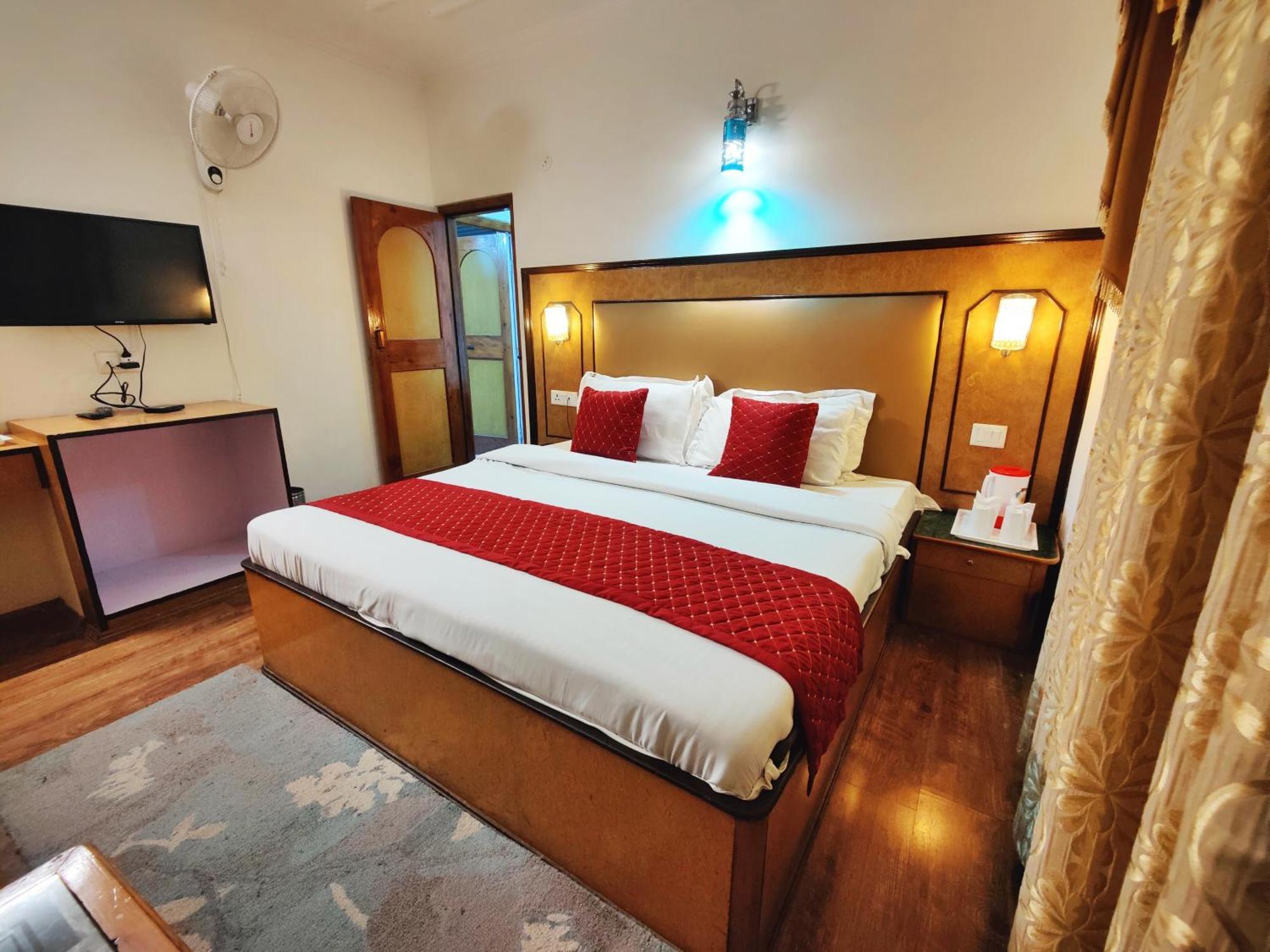 Surya International Hotel Manali Near Mall Road Ngoại thất bức ảnh