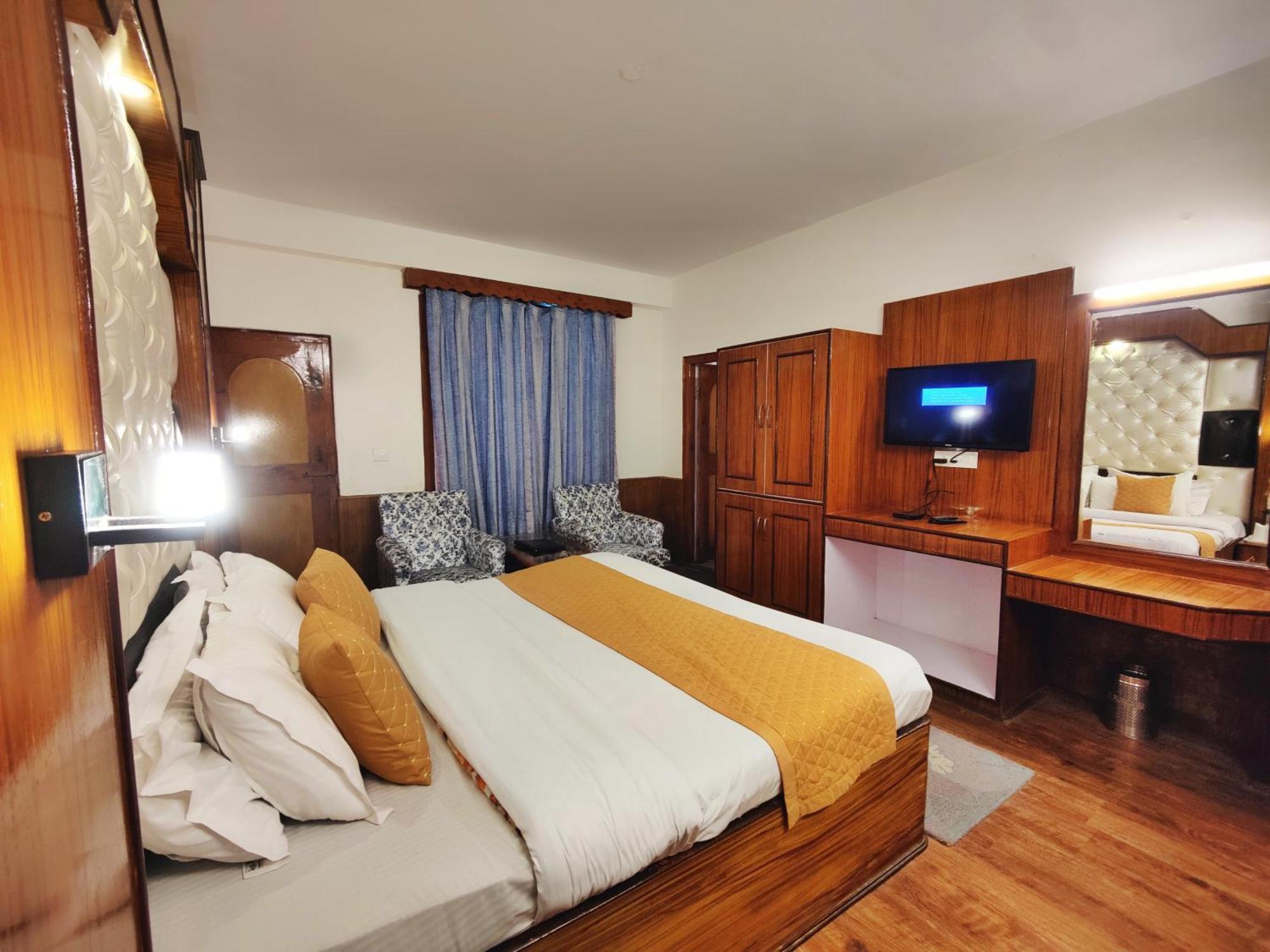 Surya International Hotel Manali Near Mall Road Ngoại thất bức ảnh
