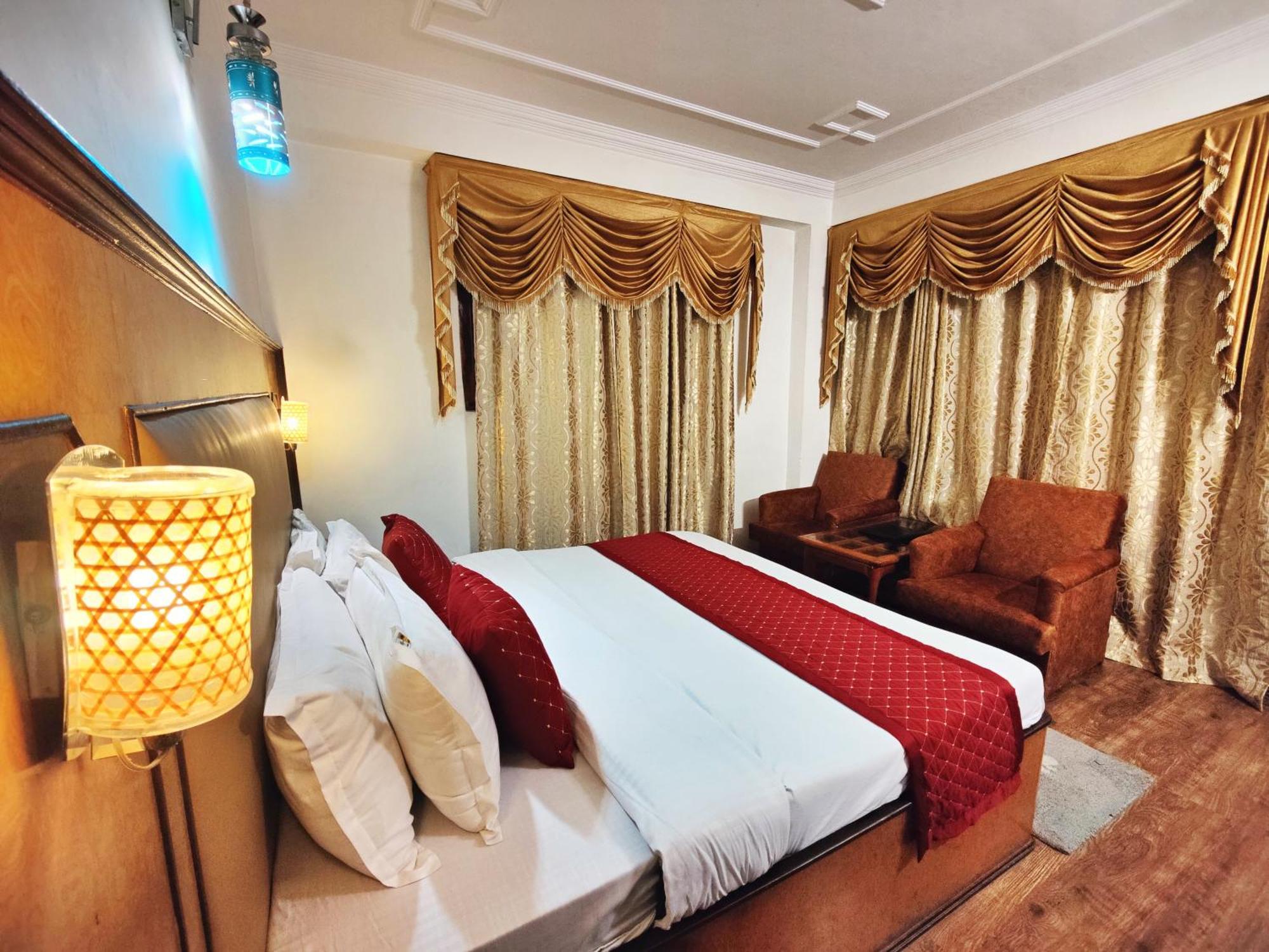 Surya International Hotel Manali Near Mall Road Ngoại thất bức ảnh