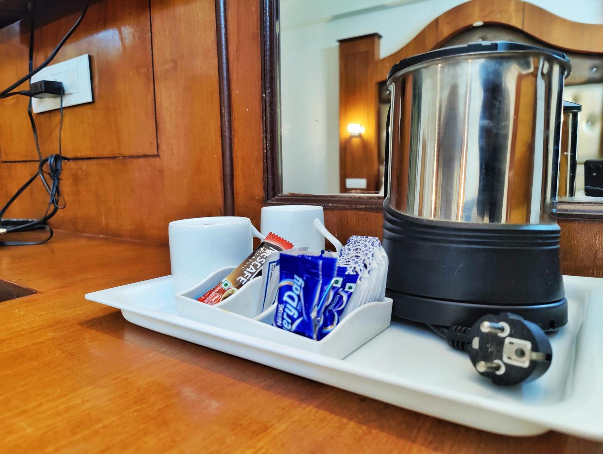 Surya International Hotel Manali Near Mall Road Ngoại thất bức ảnh