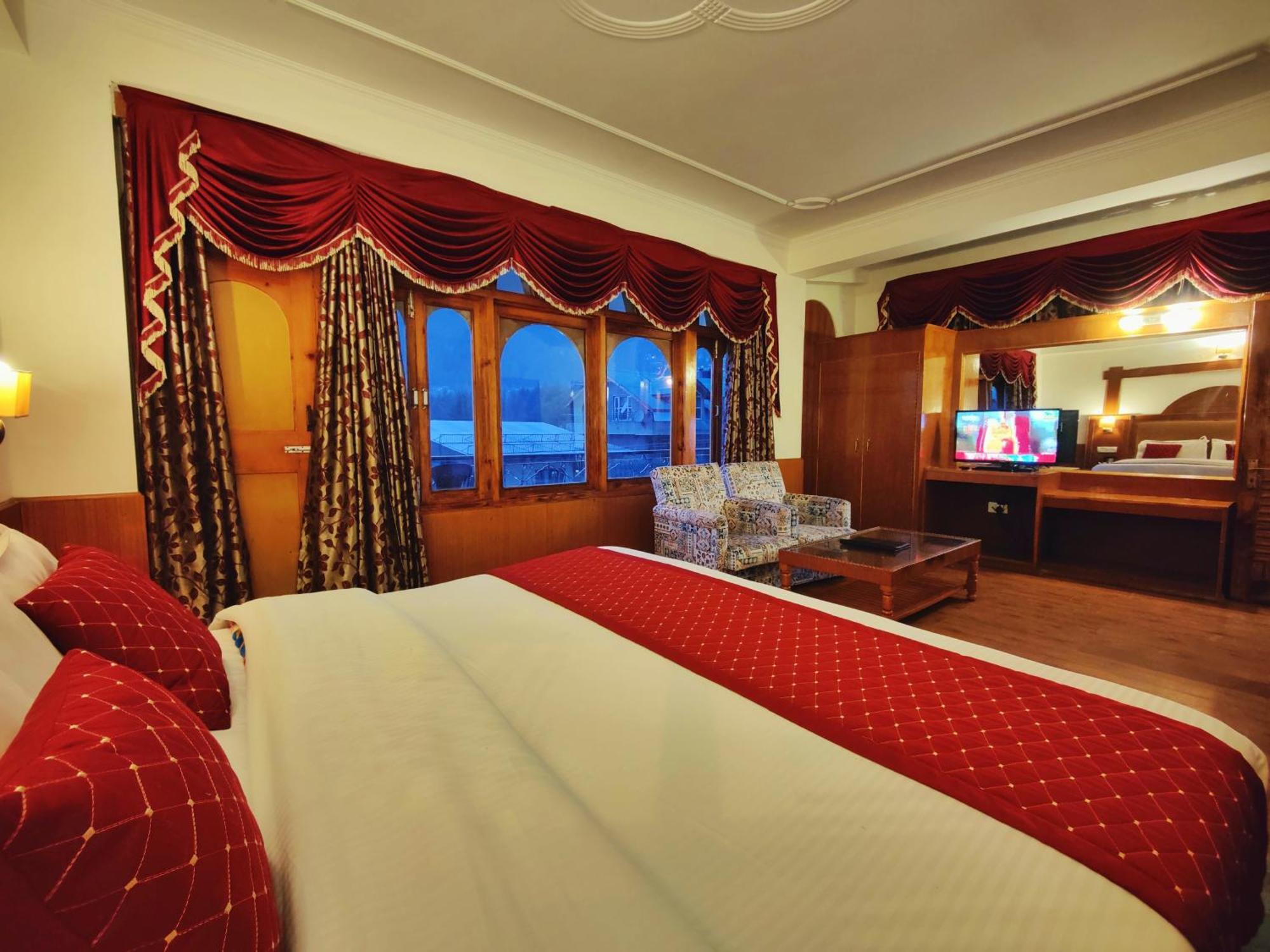 Surya International Hotel Manali Near Mall Road Ngoại thất bức ảnh