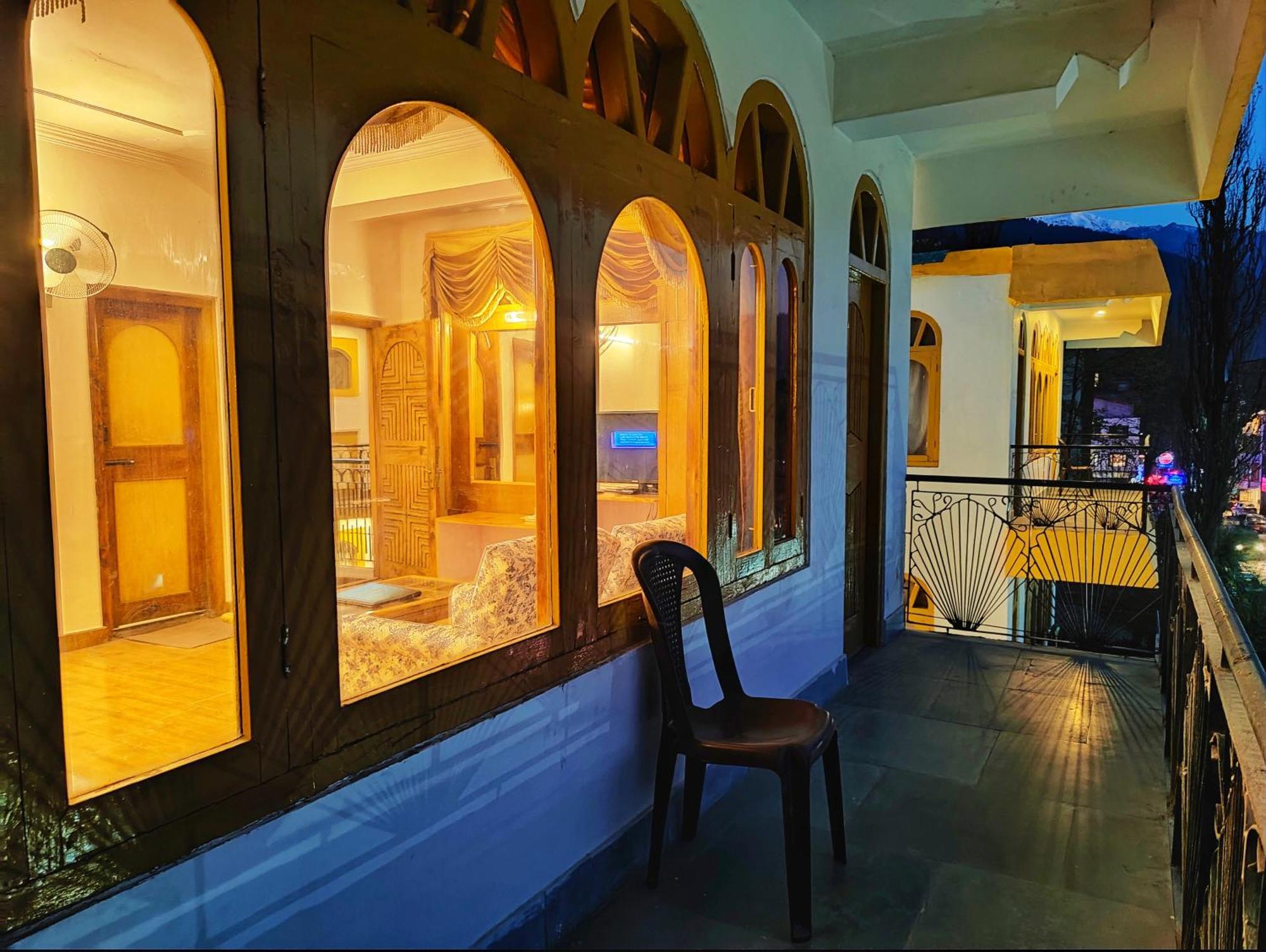 Surya International Hotel Manali Near Mall Road Ngoại thất bức ảnh
