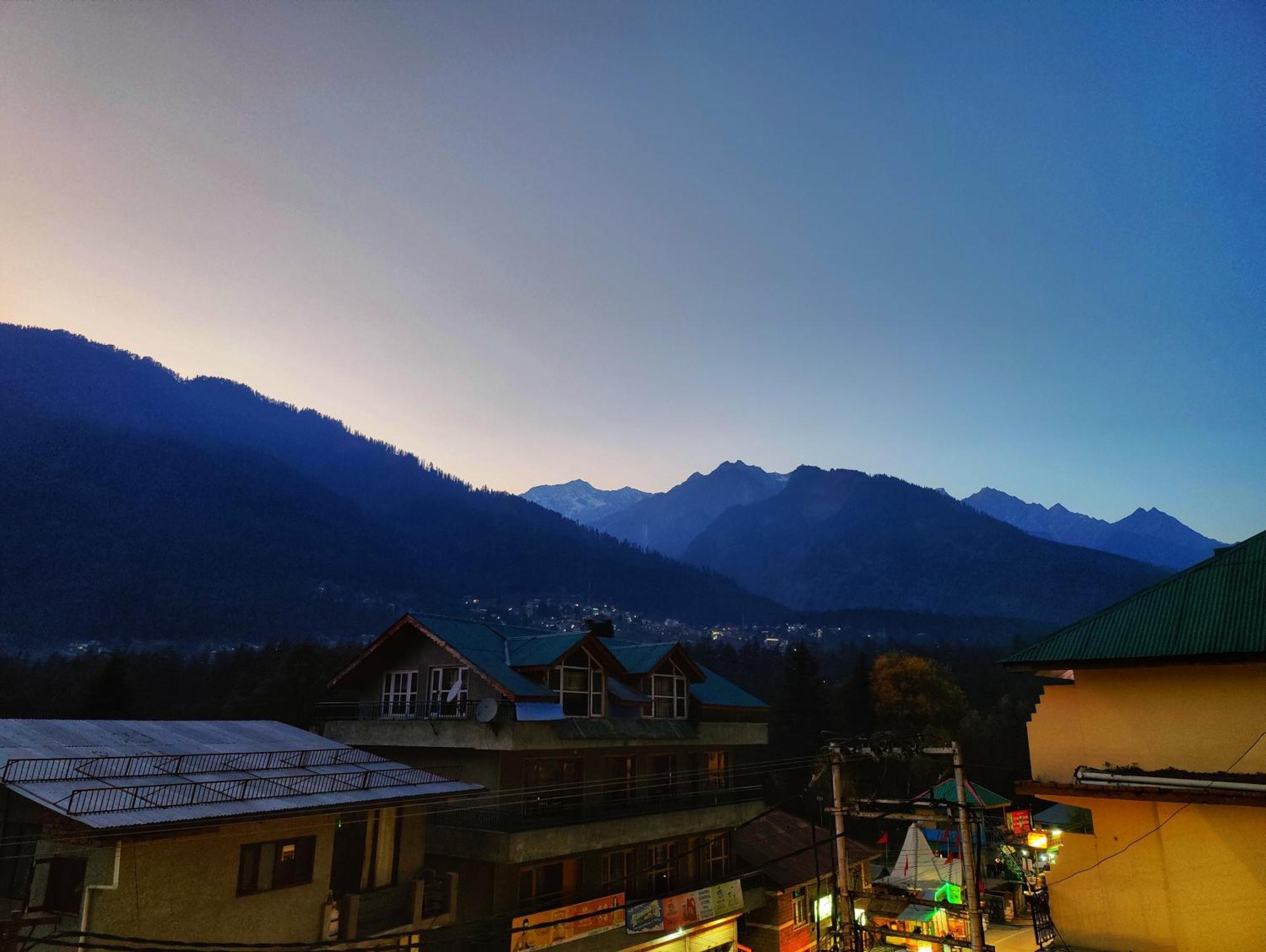 Surya International Hotel Manali Near Mall Road Ngoại thất bức ảnh