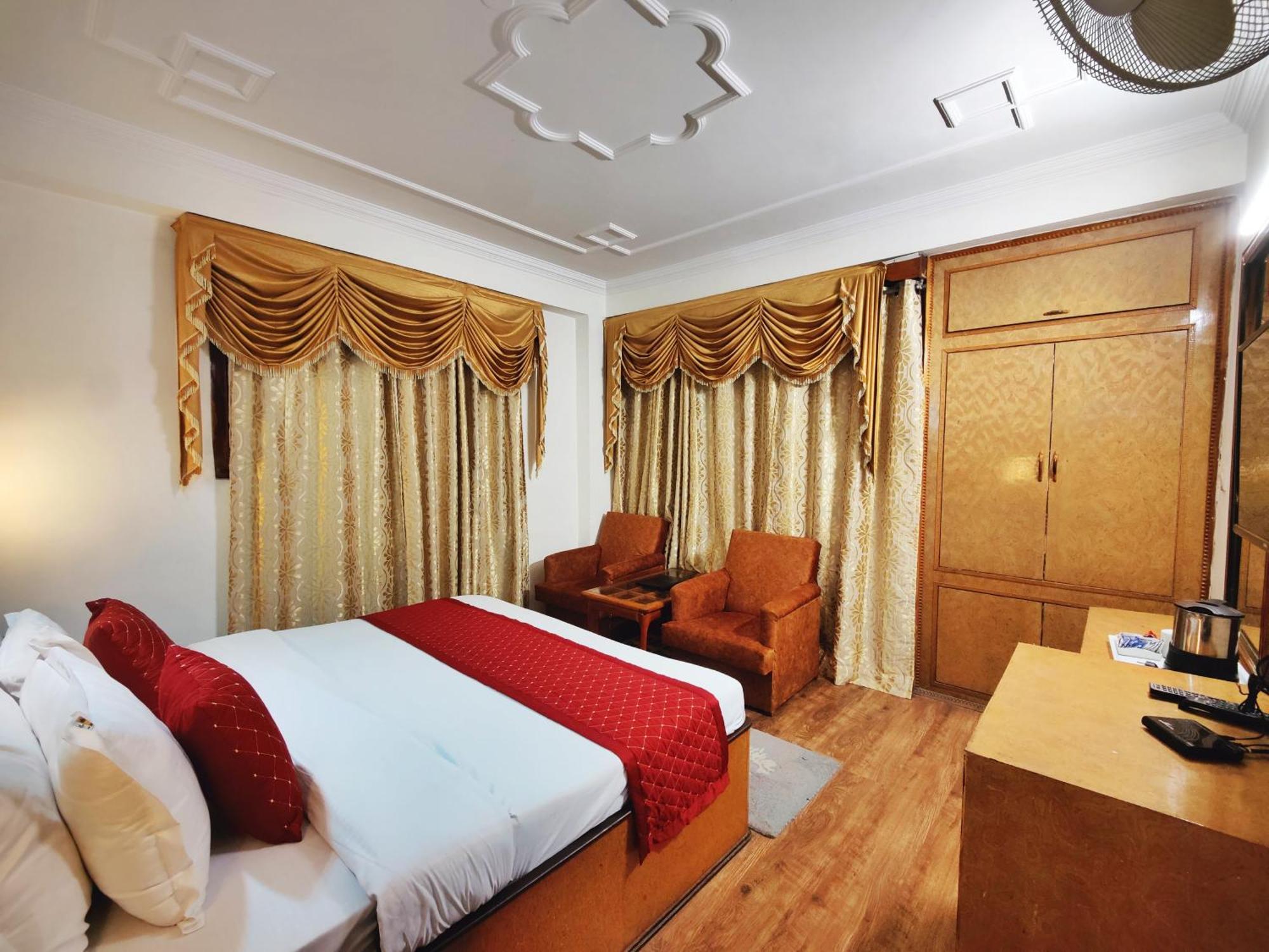 Surya International Hotel Manali Near Mall Road Ngoại thất bức ảnh