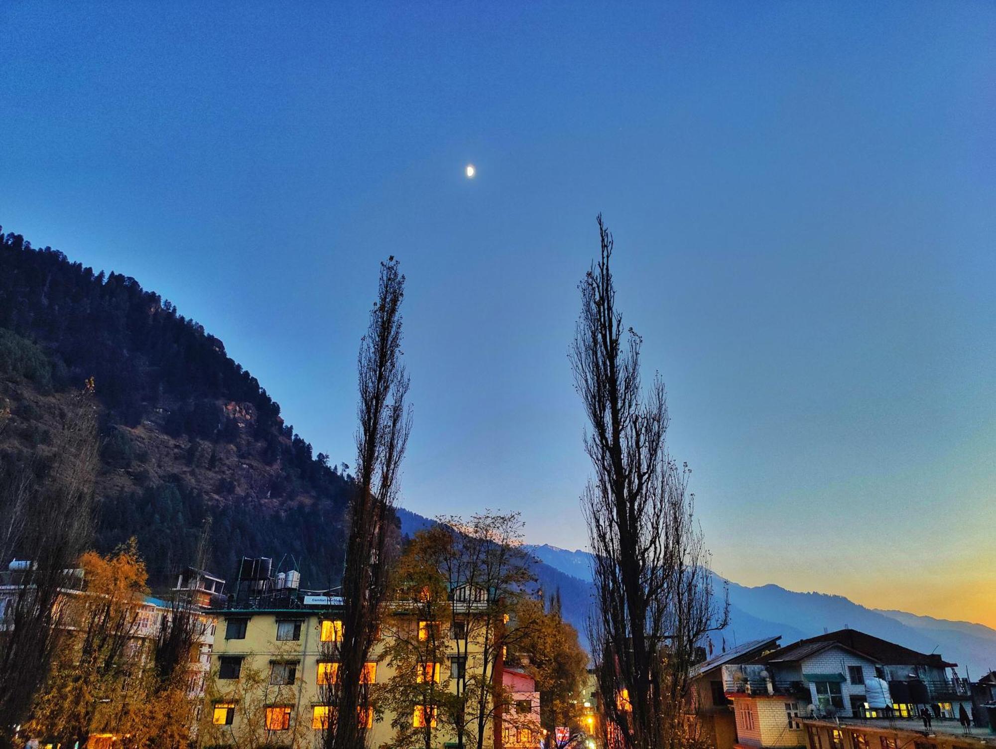 Surya International Hotel Manali Near Mall Road Ngoại thất bức ảnh