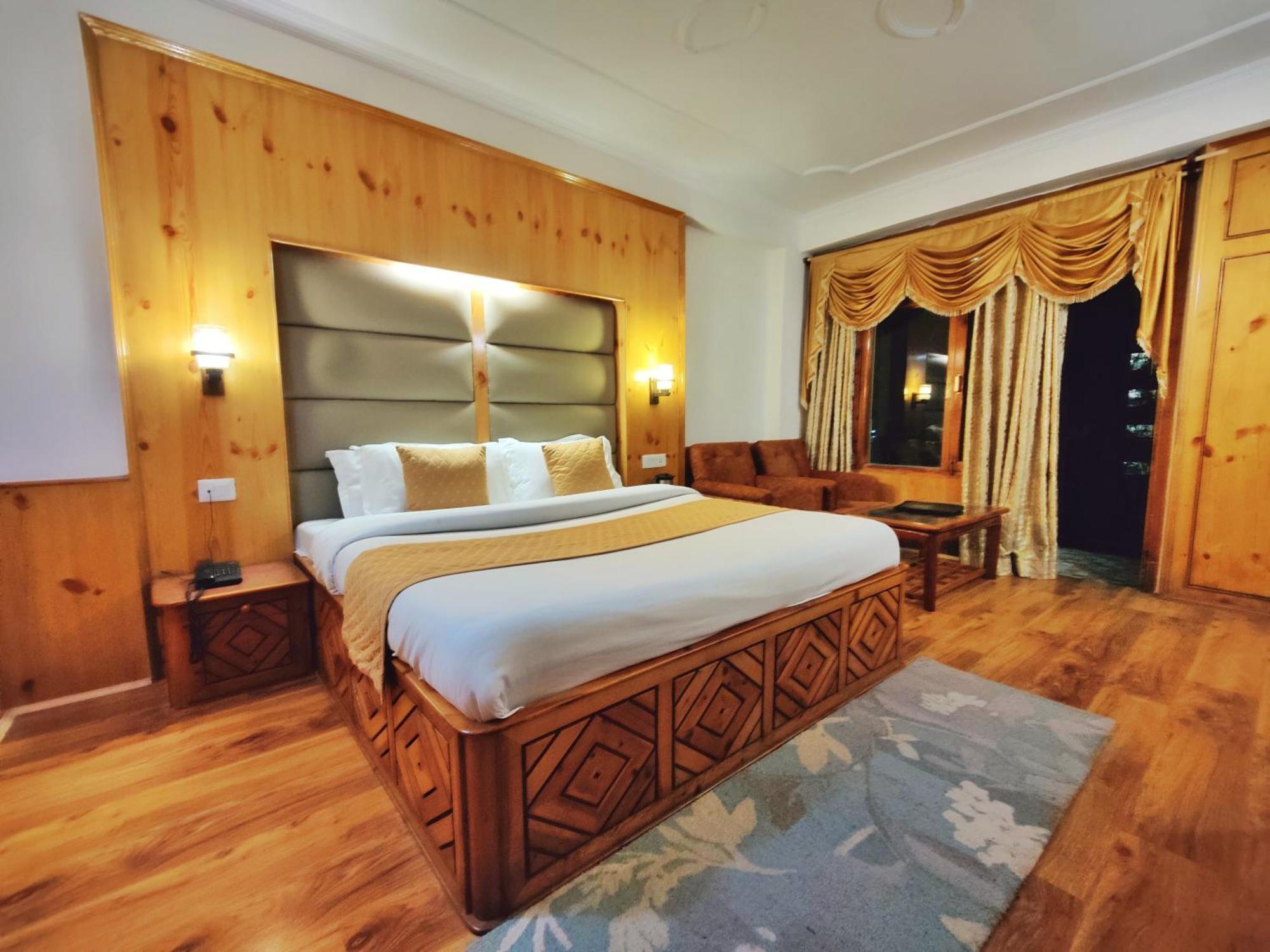 Surya International Hotel Manali Near Mall Road Ngoại thất bức ảnh