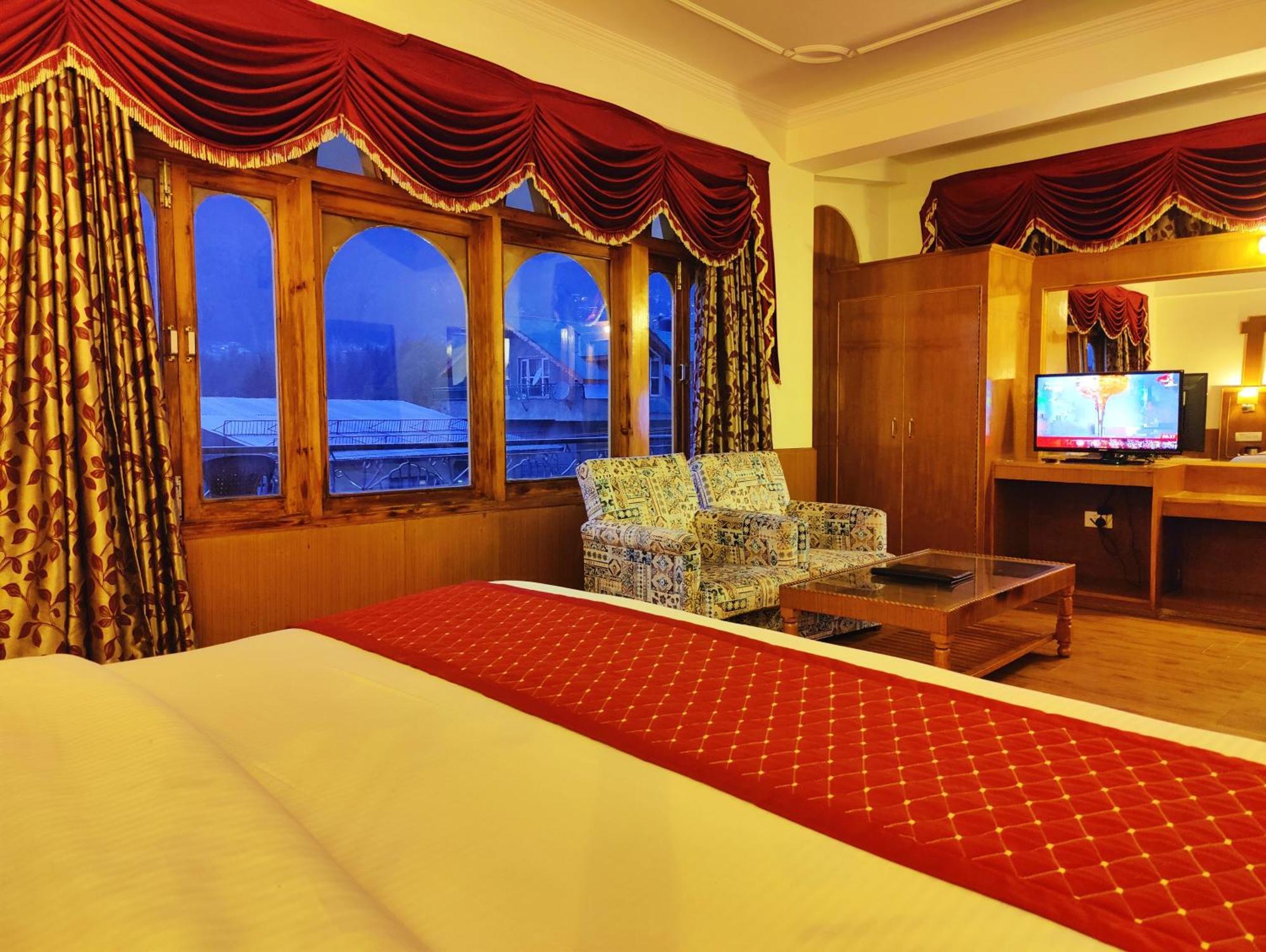 Surya International Hotel Manali Near Mall Road Ngoại thất bức ảnh
