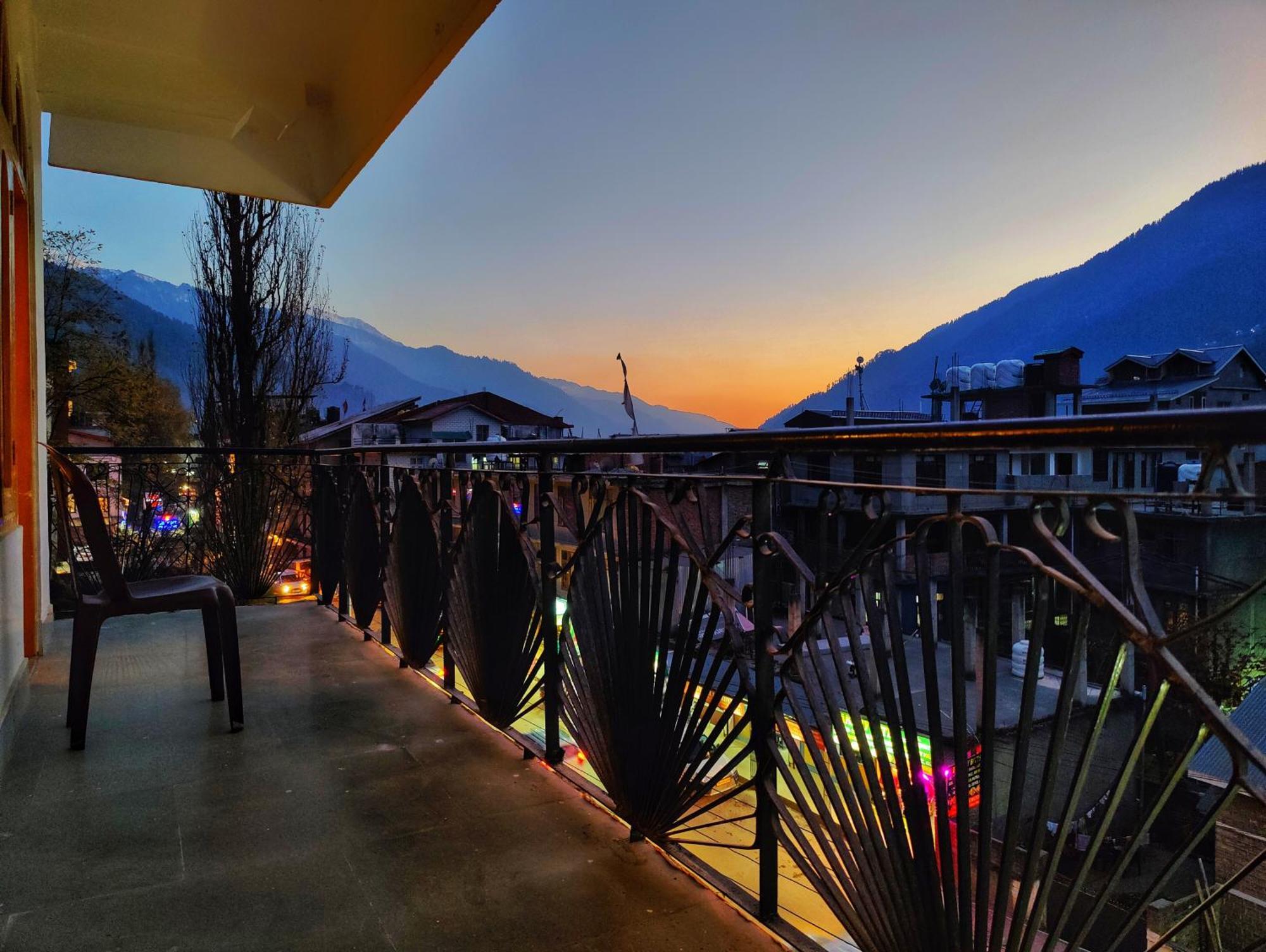 Surya International Hotel Manali Near Mall Road Ngoại thất bức ảnh