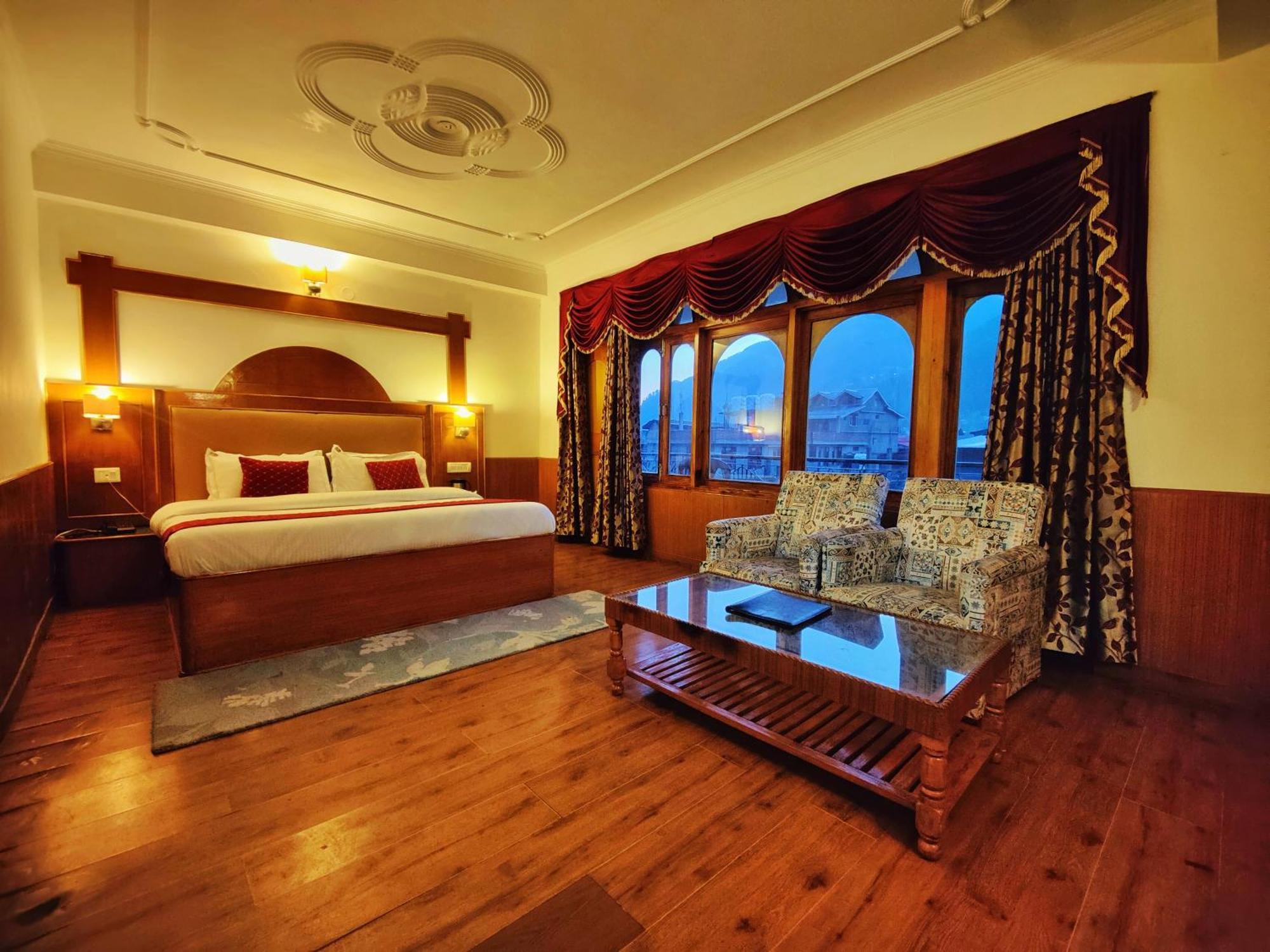 Surya International Hotel Manali Near Mall Road Ngoại thất bức ảnh