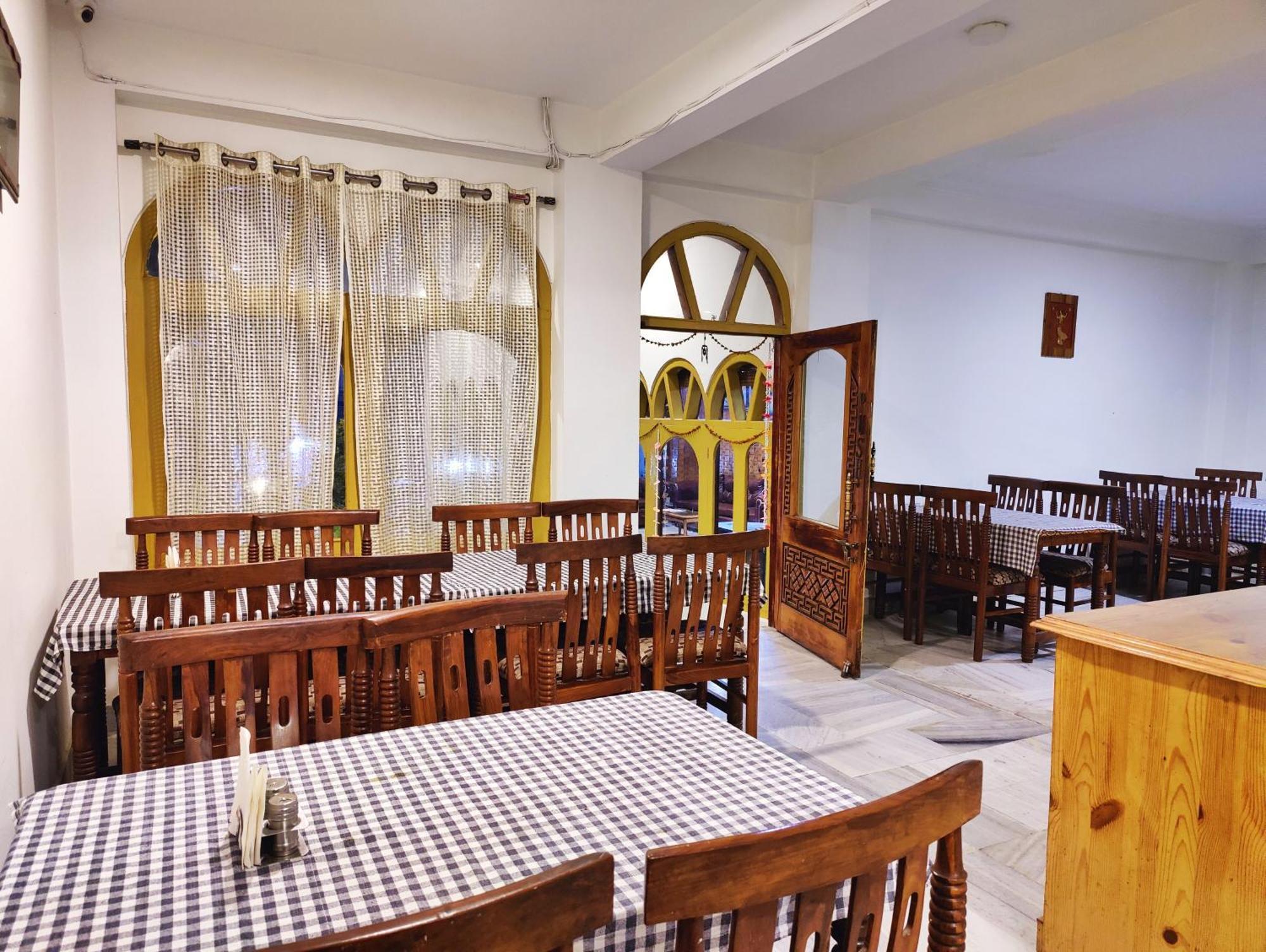 Surya International Hotel Manali Near Mall Road Ngoại thất bức ảnh