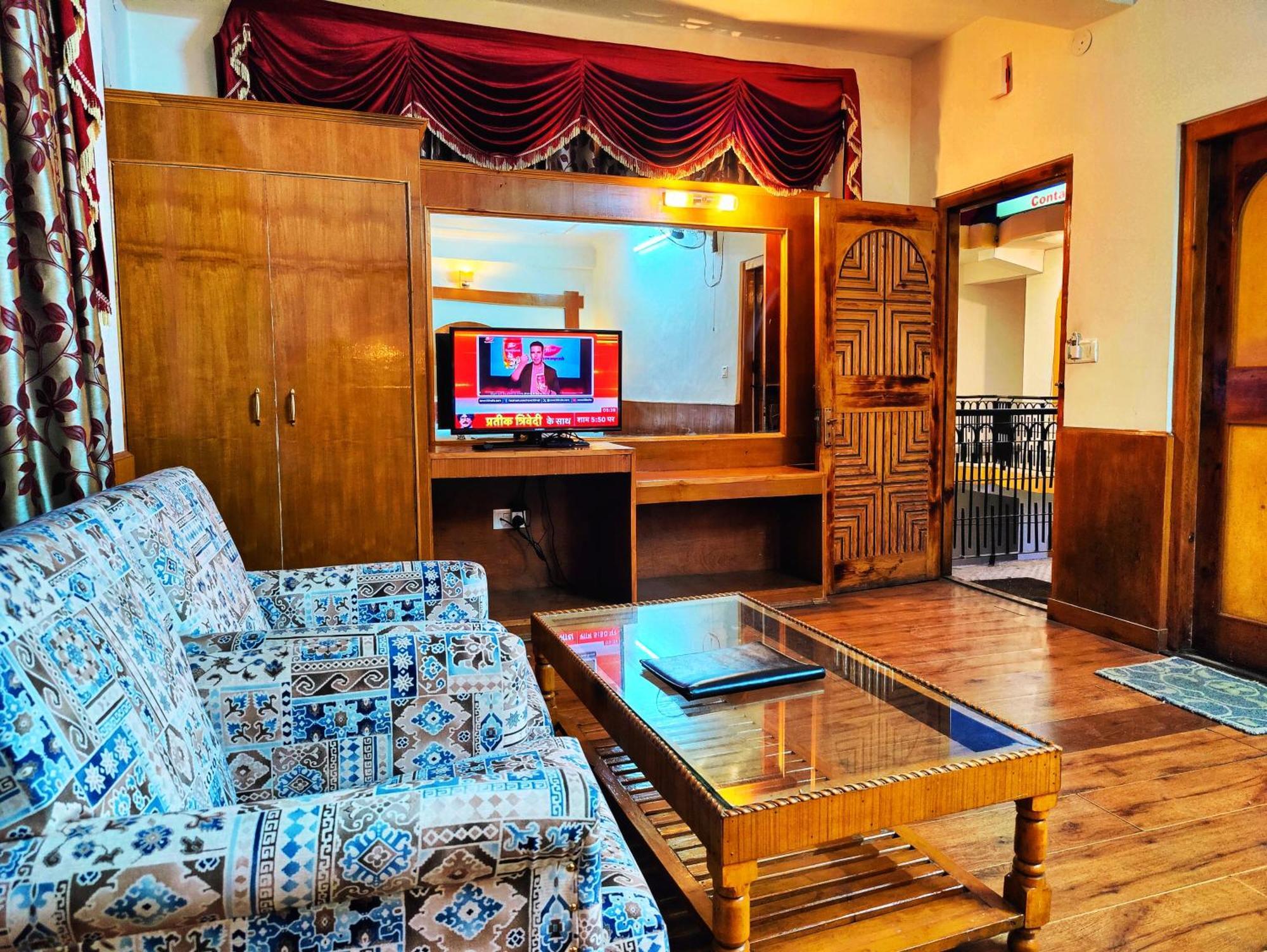 Surya International Hotel Manali Near Mall Road Ngoại thất bức ảnh